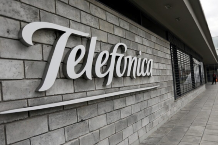 Telefónica España vende su negocio en Chile a francesa NJJ y Millicom en US$ 1.215 millones
