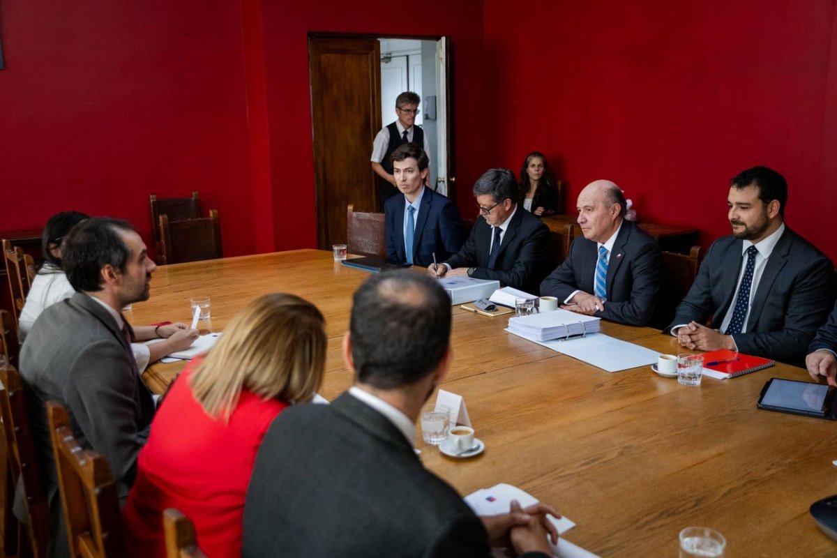 <p>Todo cuenta: Ingresos fiscales se hacen espacio en la agenda del equipo económico de Kast</p>