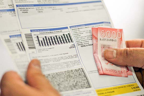 <p>Biministro García asegura que es "fiscalmente sano" el subsidio propuesto para mitigar alza por deuda con distribuidoras eléctricas</p>