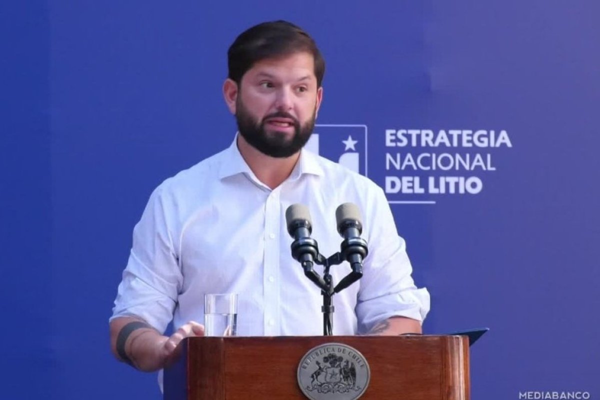 <p>Ahora en DF | Boric en firma del nuevo CEOL del Salar de Maricunga: “Chile está preparado para liderar la producción del litio a nivel mundial”</p>