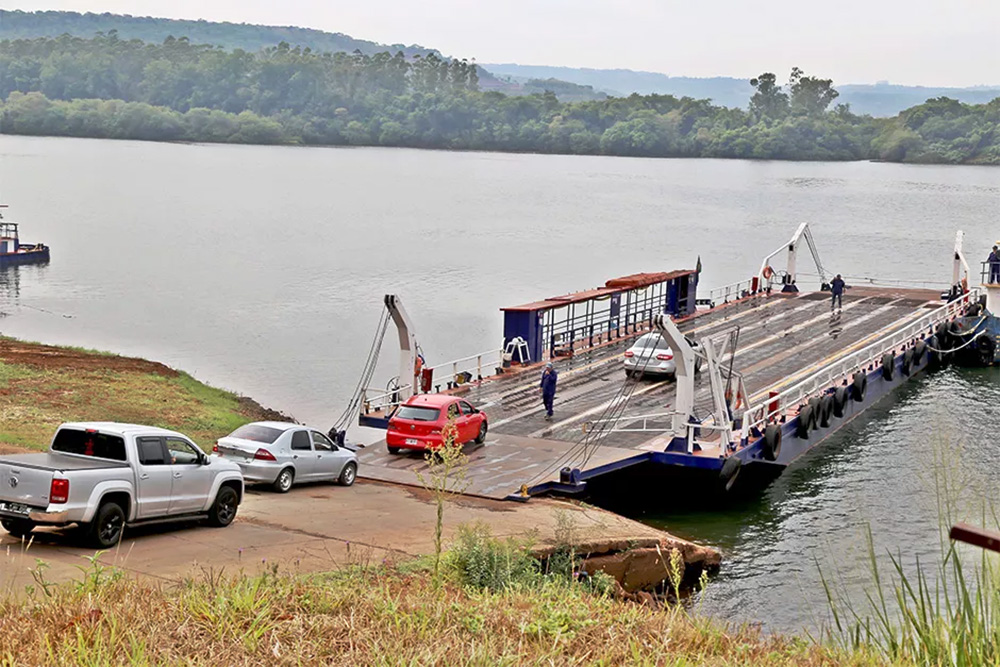 <p>Conectividad en Los Ríos: fallida licitación mantiene inoperativa la Balsa San Javier y Gobierno opta por trato directo</p>