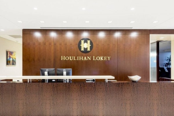 <p>Bonistas de Venezuela fichan a Houlihan Lokey y se alistan para masiva reestructuración de deuda</p>