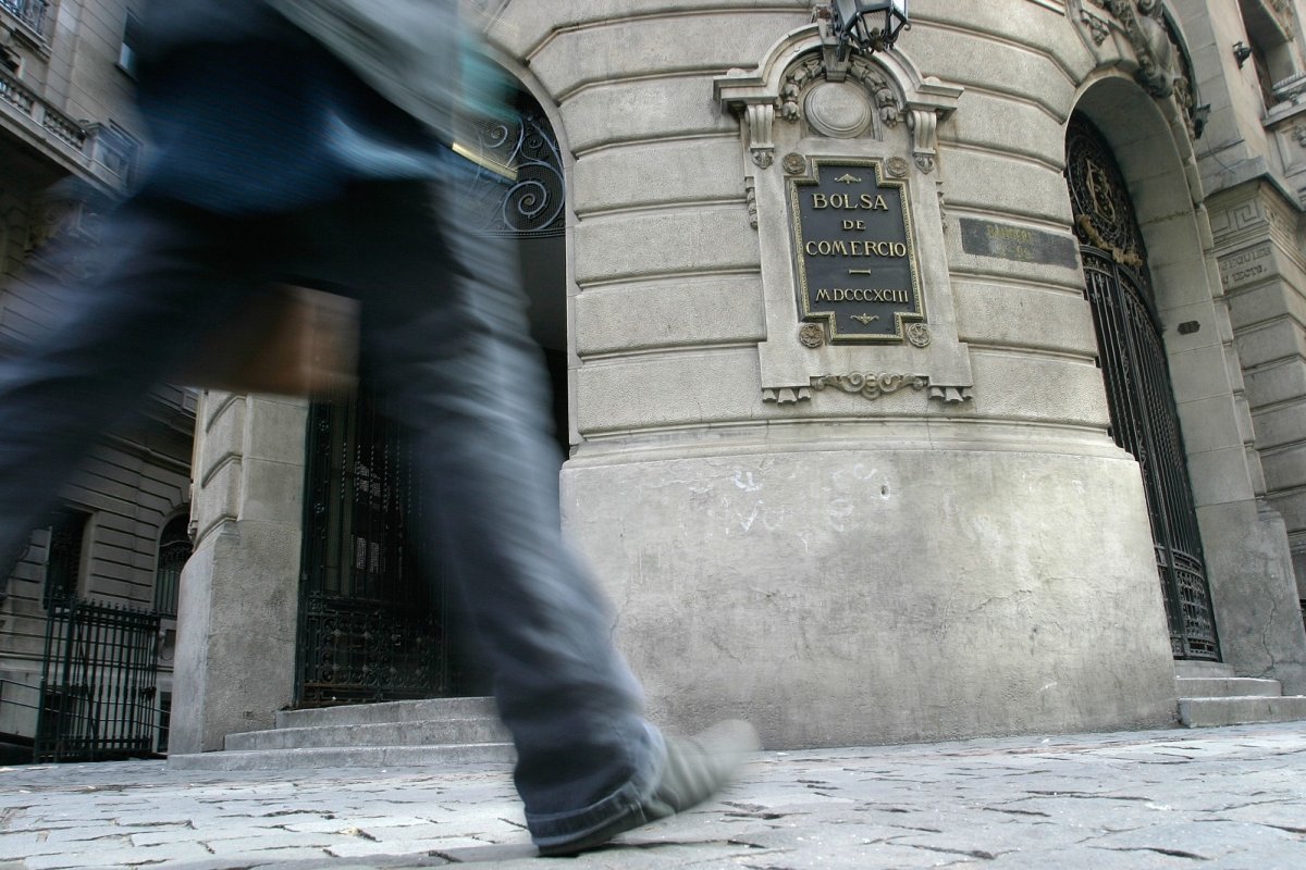 <p>IPSA abre levemente al alza sin referencias desde EEUU y con China entrando en su feriado más largo del año</p>