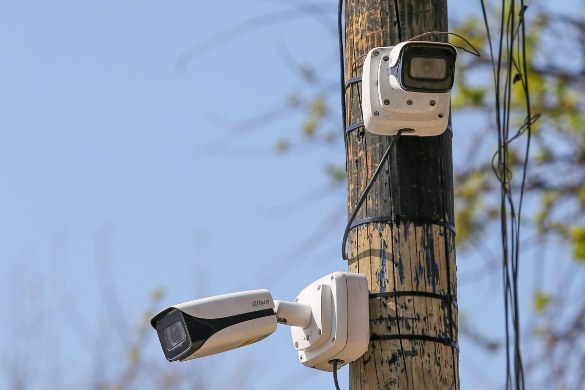 <p>Licitación por US$ 17 millones para cámaras con IA en Antofagasta, Calama y Tocopilla enfrenta críticas por bases y plazos</p>