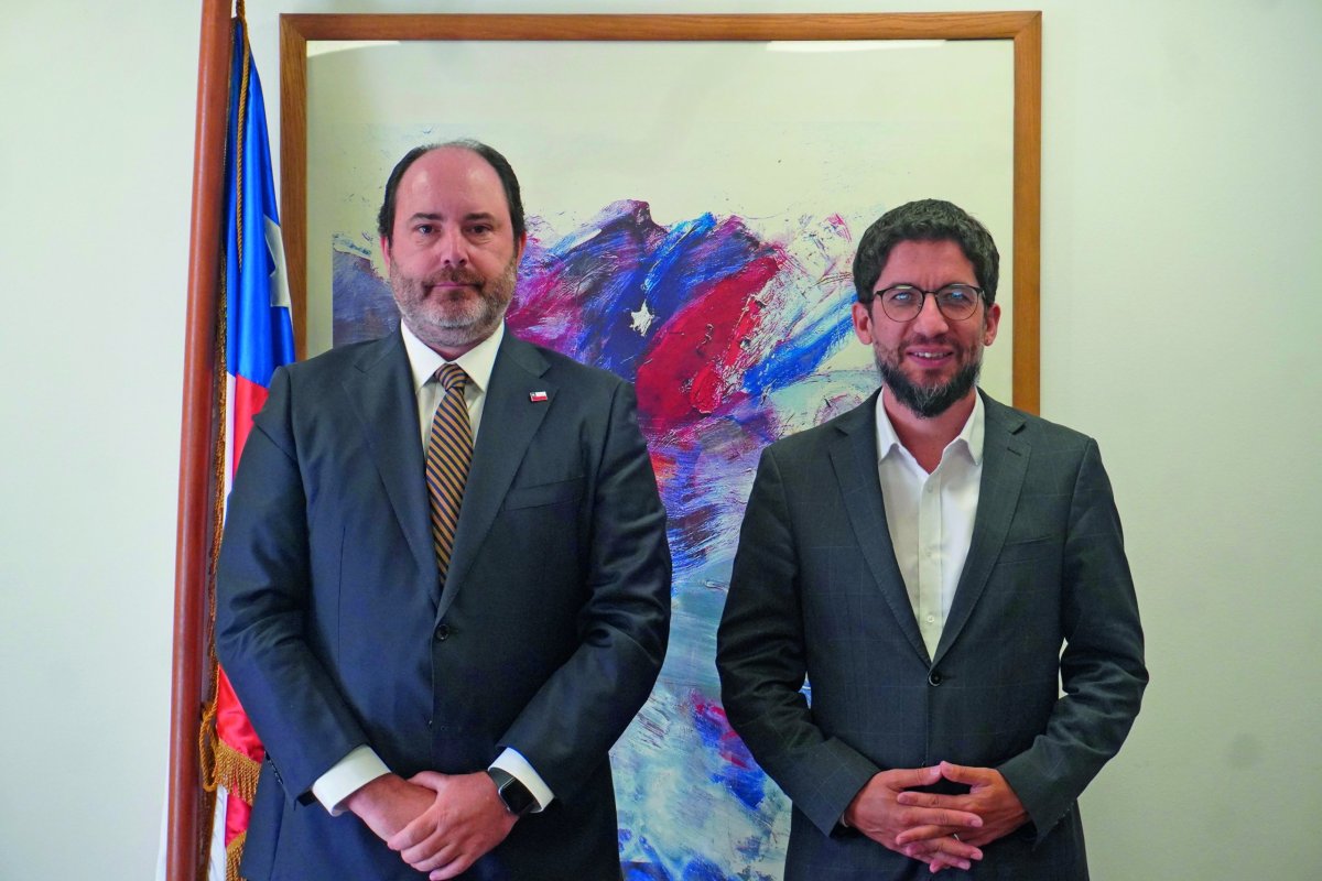 <p>Reducción de jornada y reforma de pensiones destacan en primera bilateral en el Ministerio del Trabajo</p>