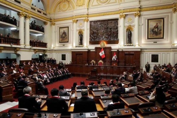<p>Congreso de Perú elige a nuevo Presidente este miércoles: ¿quiénes son los posibles candidatos?</p>