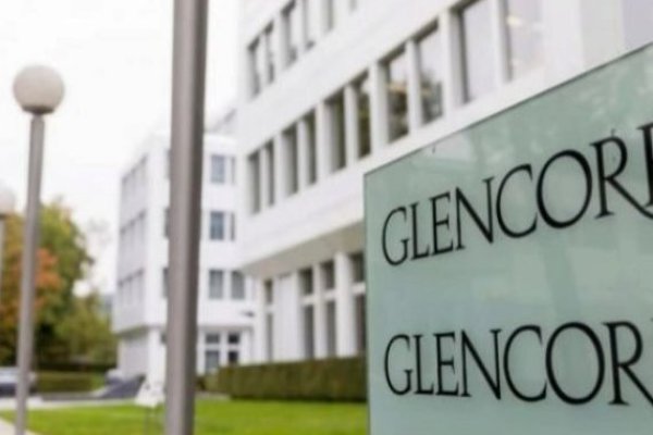 <p>Glencore cierra 2025 con alza del 7% en sus ingresos y le apuesta todo al cobre: proyecta duplicar su producción al 2035</p>