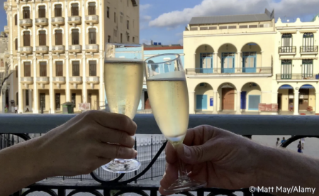 La élite del sector privado disfruta de filete durante la crisis cubana