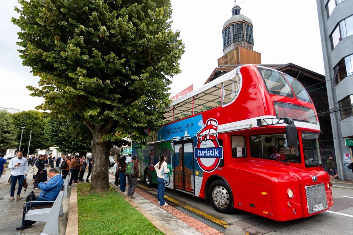 <p>El circuito considera nueve paradas y dos buses de dos pisos.</p>