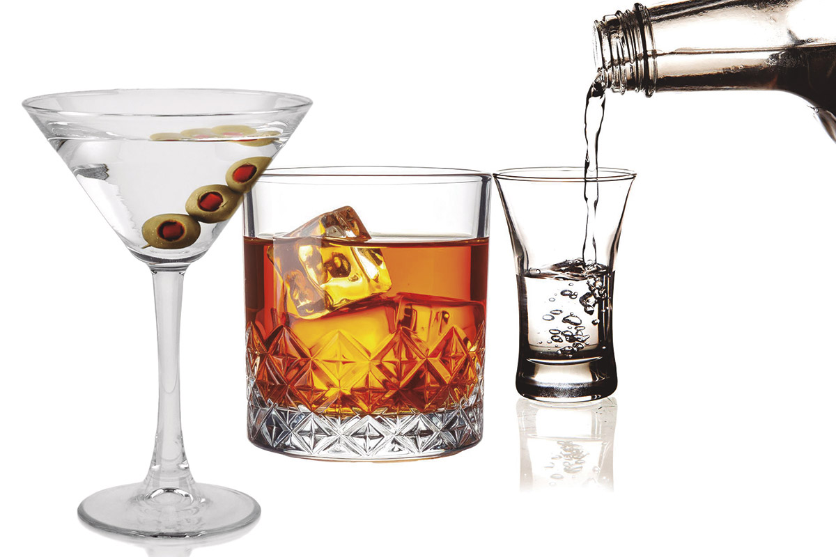 <p>El trago amargo del mercado de licores: alza de stock presiona a multinacionales y consumo local se estanca</p>