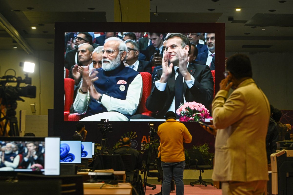 <p>El primer ministro de la India, Narendra Modi junto al presidente de Francia, Emmanuel Macron en la Cumbre de Impacto de la IA, en Nueva Delhi. Foto: Bloomberg</p>