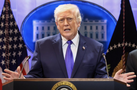 Trump promete imponer un arancel global del 10% después de que la Corte Suprema de EEUU dictaminara que sus tarifas generales son ilegales