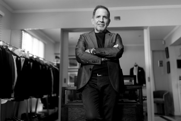 ¿Cómo se deciden los trajes del Presidente electo?: Habla Sergio Arias, el hombre que viste a José Antonio Kast