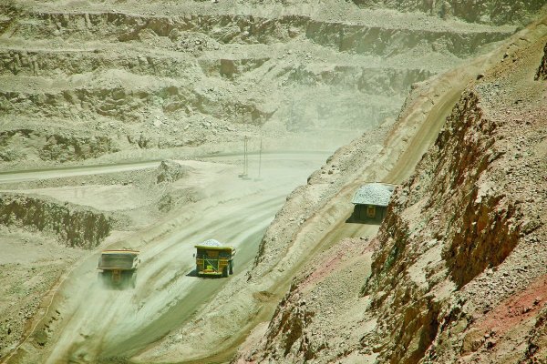 <p>En medio del boom de precios, más de la mitad de las grandes minas privadas de cobre bajó su producción en 2025</p>