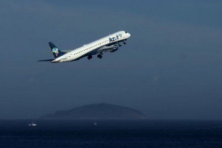 Brasileña Azul cambia enfoque hacia un "crecimiento responsable" y descarta adquisiciones tras su salida del Capítulo 11