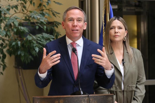 <p>UDI anuncia creación de comisión investigadora por caso cable submarino chino</p>