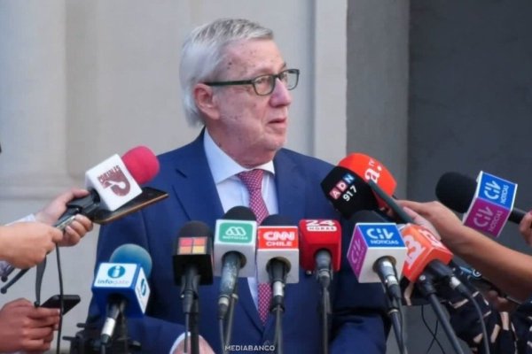 <p>Ahora en DF | Gobierno rechaza imputaciones del embajador de EEUU por proyecto de cable entre China y Chile: “Se fundan en una premisa que es falsa”</p>