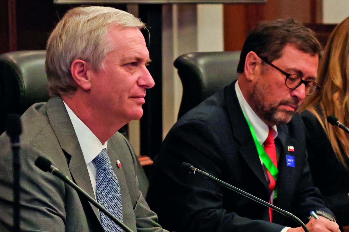 <p>El mandatario eelcto se reunió ayer con su canciller, Francisco Pérez Mackenna. Foto: Reuters</p>