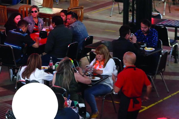 Ajustes en el comercio: más restaurantes y alojamientos, pero con menos trabajadores