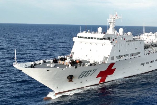 <p>¿Nuevas tensiones con Beijing? Rechazan operativo sanitario de buque-hospital chino que recaló en Valparaíso</p>