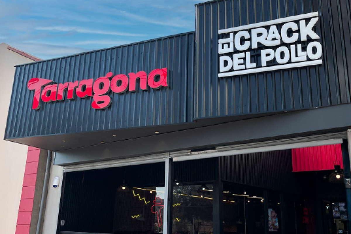 <p>Firma de comida rápida Tarragona compra activos del que fuera su archirrival Pollo Stop, incluida la marca</p>
