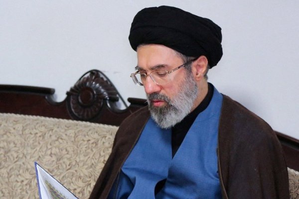 Mojtabá Jamenei, el poderoso hijo del asesinado líder supremo de Irán y favorito para sucederle