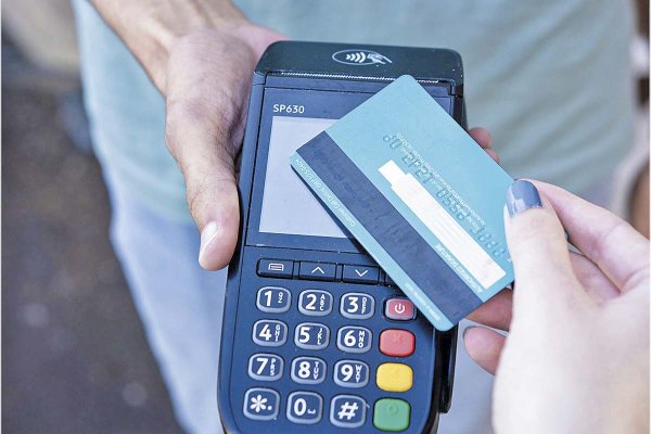 <p>Con tarifas que superan los $ 10.000: las comisiones y valores en el negocio de las "máquinas" de pagos</p>