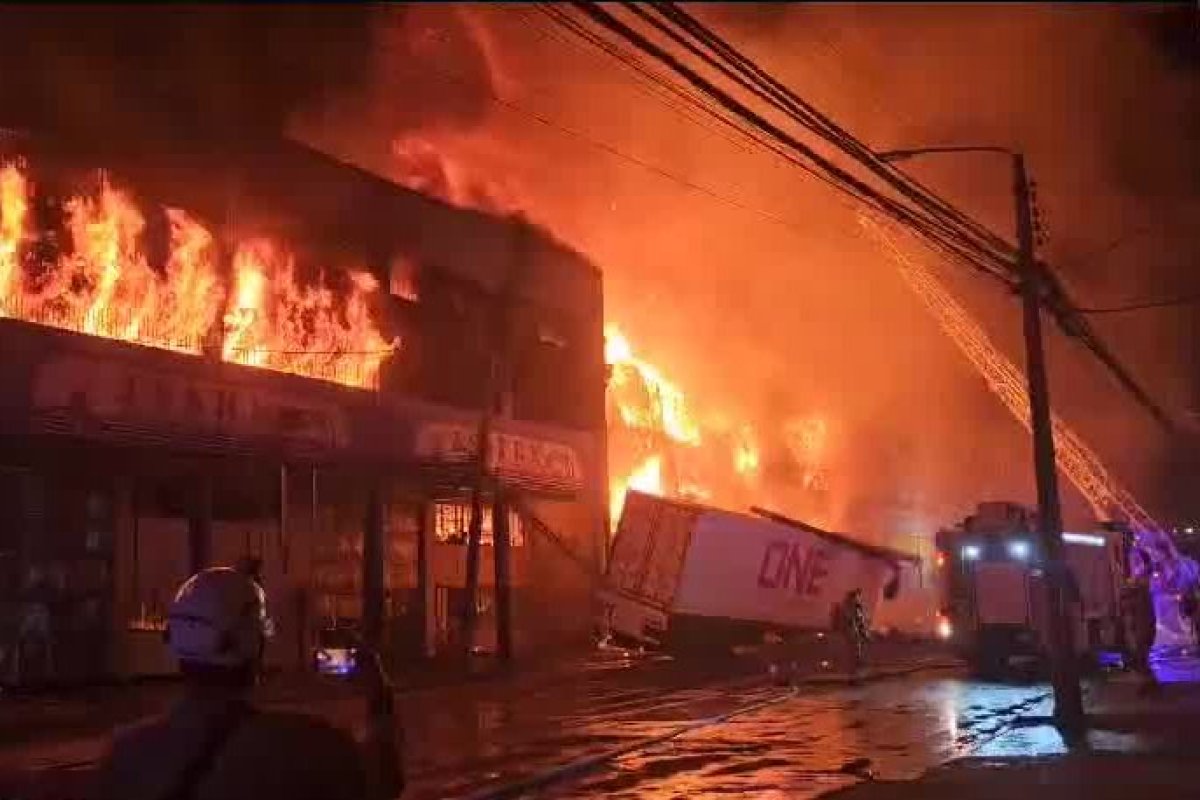 <p>“Estuvimos a metros de una catástrofe": incendio en Zofri amenazó planta de Copec y reviven críticas por seguridad en el barrio industrial</p>