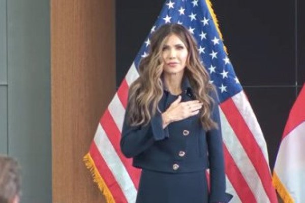 <p>Ahora en DF | Trump cesa a la secretaria de Seguridad Nacional tras el polémico operativo del ICE</p>