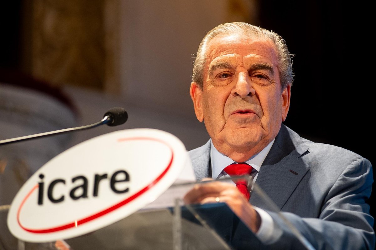 <p>Frei recibe premio Icare y lo dedica a todos los chilenos "que hoy sienten una legítima ilusión que vendrán tiempos mejores”</p>