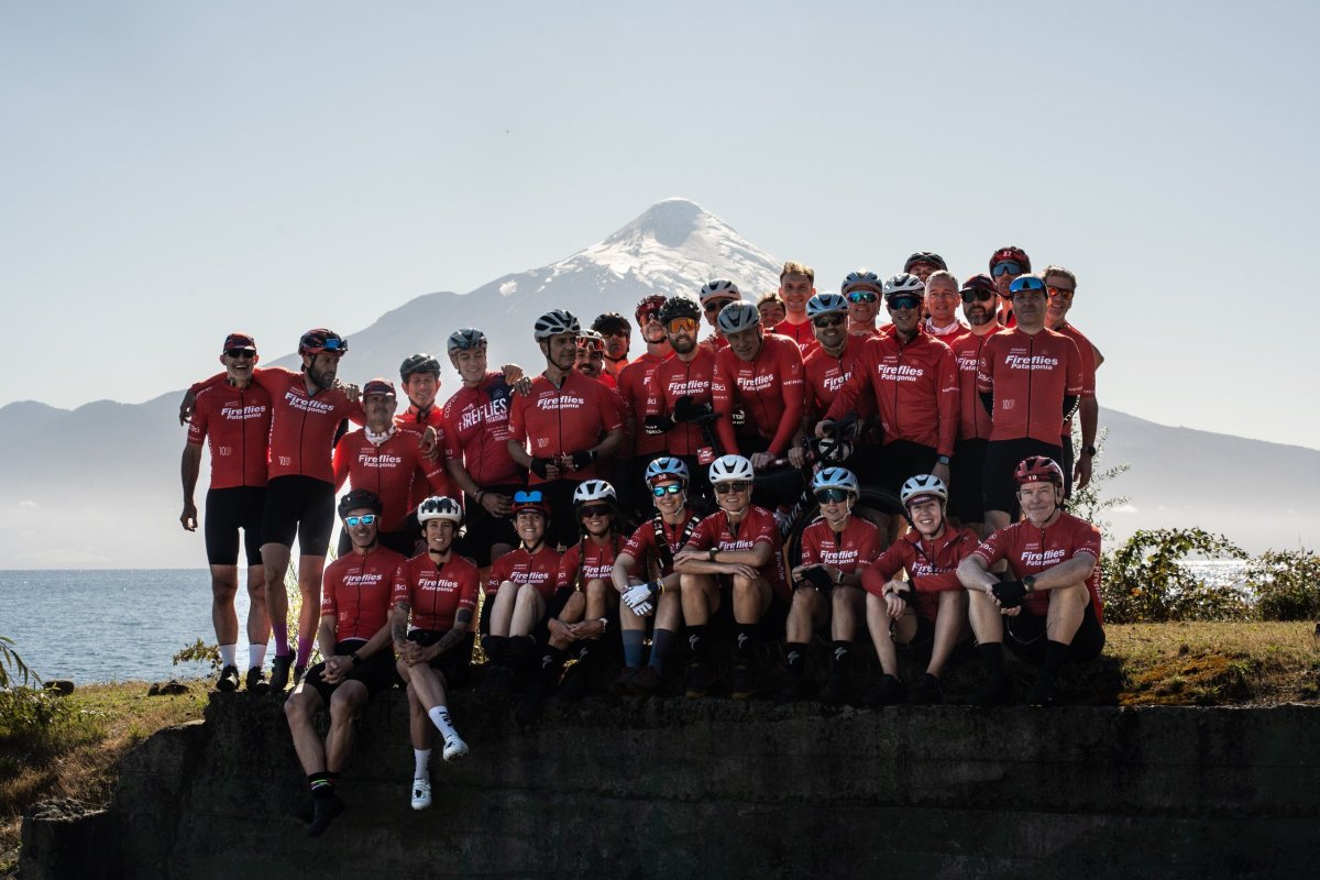 <p>1.000 kilómetros de pedaleo: Fireflies Patagonia, la cicletada benéfica que cumple 10 años</p>