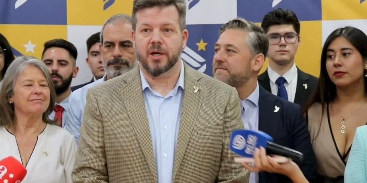 <p>Ahora en DF | Kaiser anuncia proyecto que facilita al futuro gobierno despedir a funcionarios del Estado</p>
