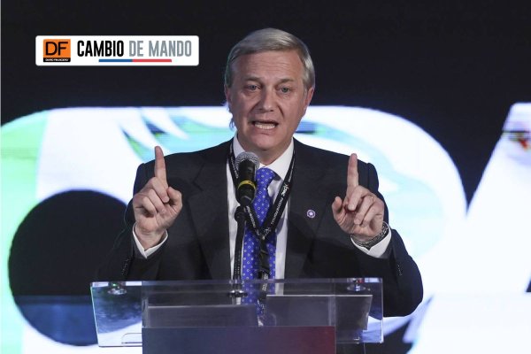 <p>Sigue en vivo la ceremonia de cambio de mando</p>