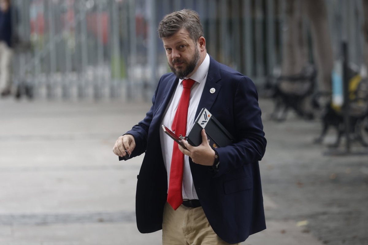 <p>Los partidos políticos han estado “inflando” el aparato estatal, asegura el diputado hasta mañana martes. (Foto: Aton Chile)</p>