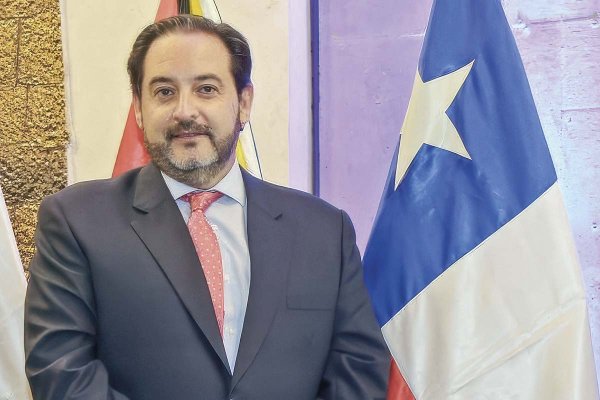 <p>ENAP informa renuncia de Andrés Rebolledo como director de la estatal</p>