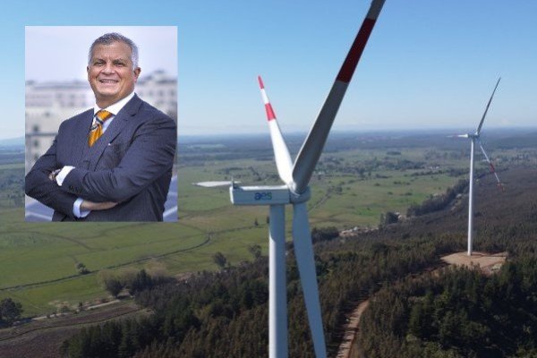 <p>Exministro Claudio Huepe advierte que, al ritmo actual, Chile no logrará la meta de electrificación a 2050</p>