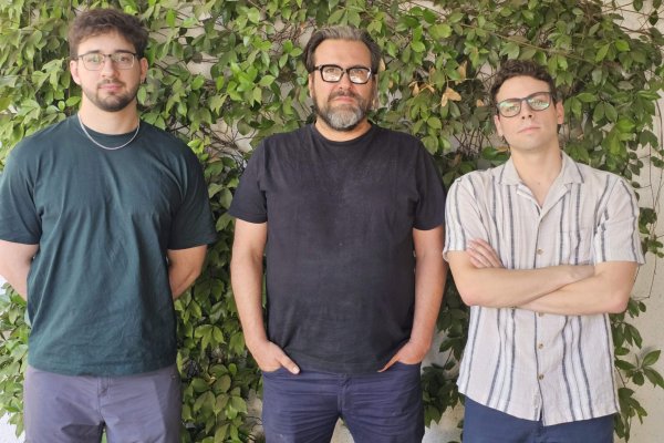 Martín Borquez, Andrés Valdivia y Bruno Farfán, de Skip.