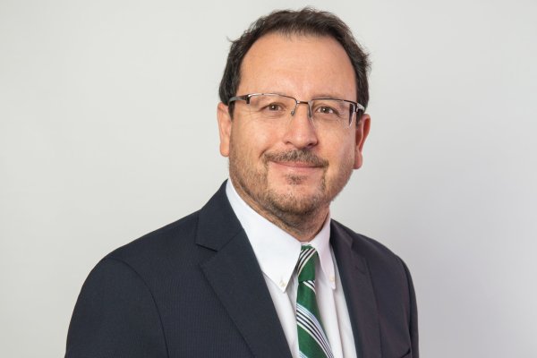 <p>Ingeniero civil con 30 años en la industria gasífera asume gerencia general de Metrogas</p>