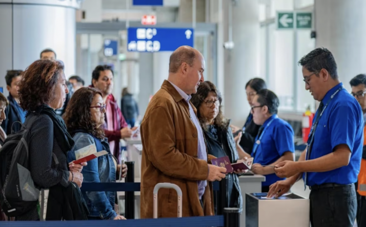 <p>Pese a que Perú tiene potencial como hub regional, IATA asegura que cobro de TUUA resta cada vez mayor competitividad al país</p>