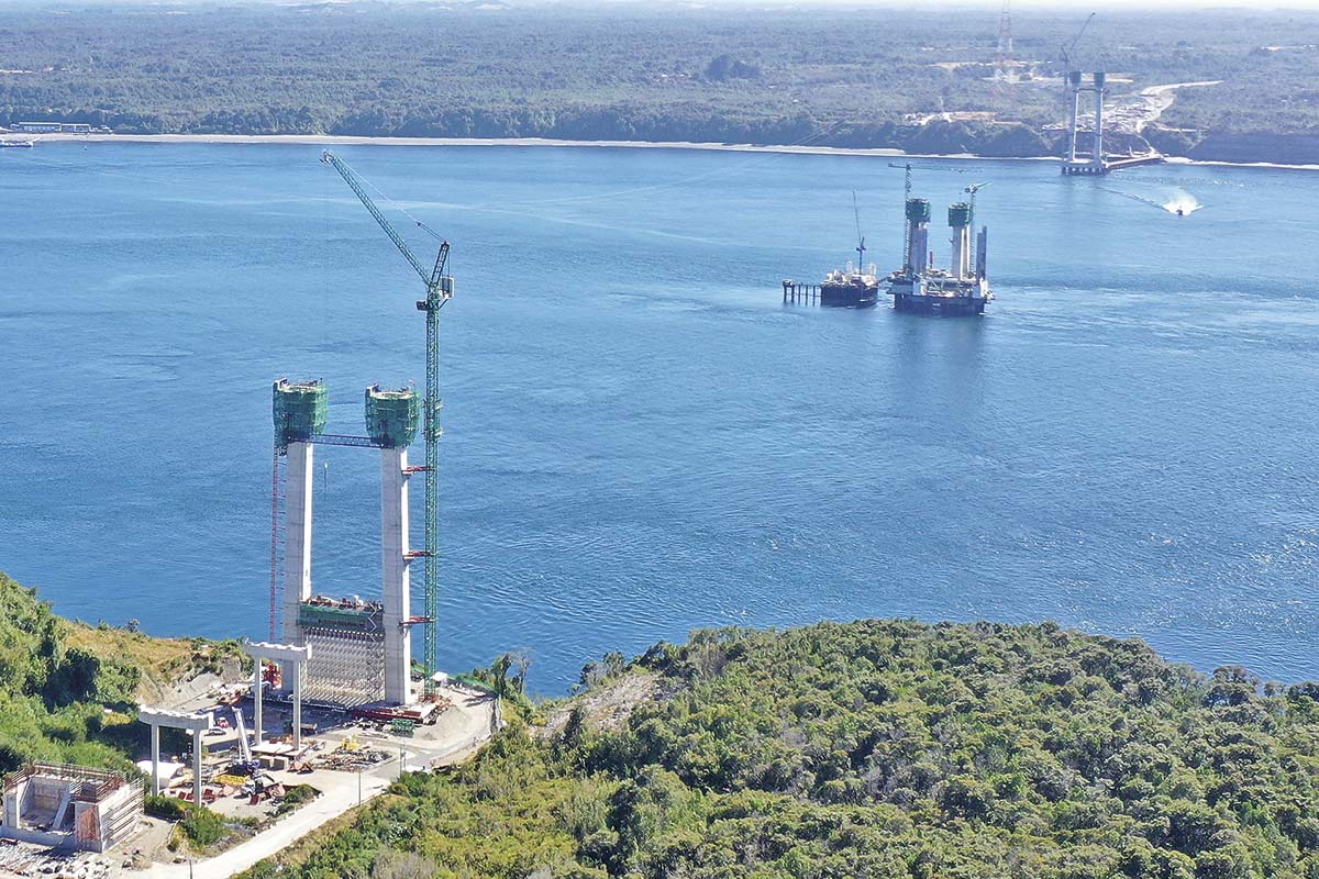 <p>Consorcio del Puente Chacao advierte estrechez financiera en cita con el MOP y buscaría nuevo plazo de entrega</p>