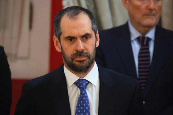 <p>Escala controversia por la caja fiscal: Grau sale a responderle a Quiroz y dice que saldo no son US$ 40 millones, sino más de US$ 1.400 millones</p>
