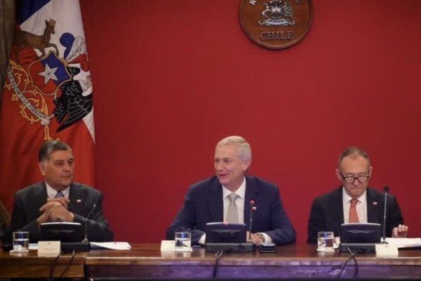 <p>Ahora en DF | Presidente Kast en su primer consejo de gabinete: "No tenemos excusas para no cumplir a las personas"</p>