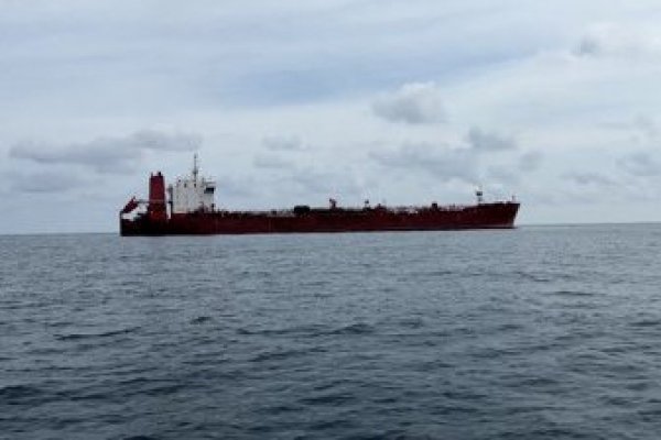 <p>Ahora en DF | EEUU da luz verde a la compra de petróleo ruso ya cargado en buques ante la subida de precios</p>