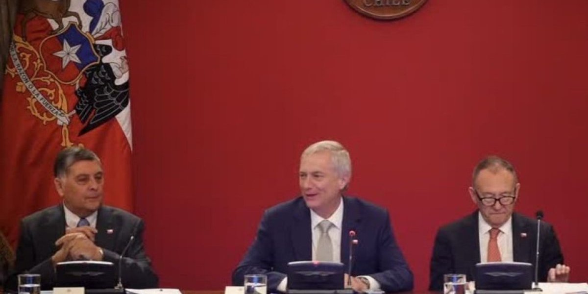 <p>Ahora en DF | Presidente Kast en su primer consejo de gabinete: "No tenemos excusas para no cumplir a las personas"</p>