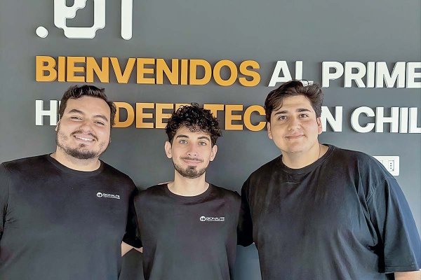Francisco Jara, Mateo Carvajal y Juan Varas, fundadores de Bionaute.