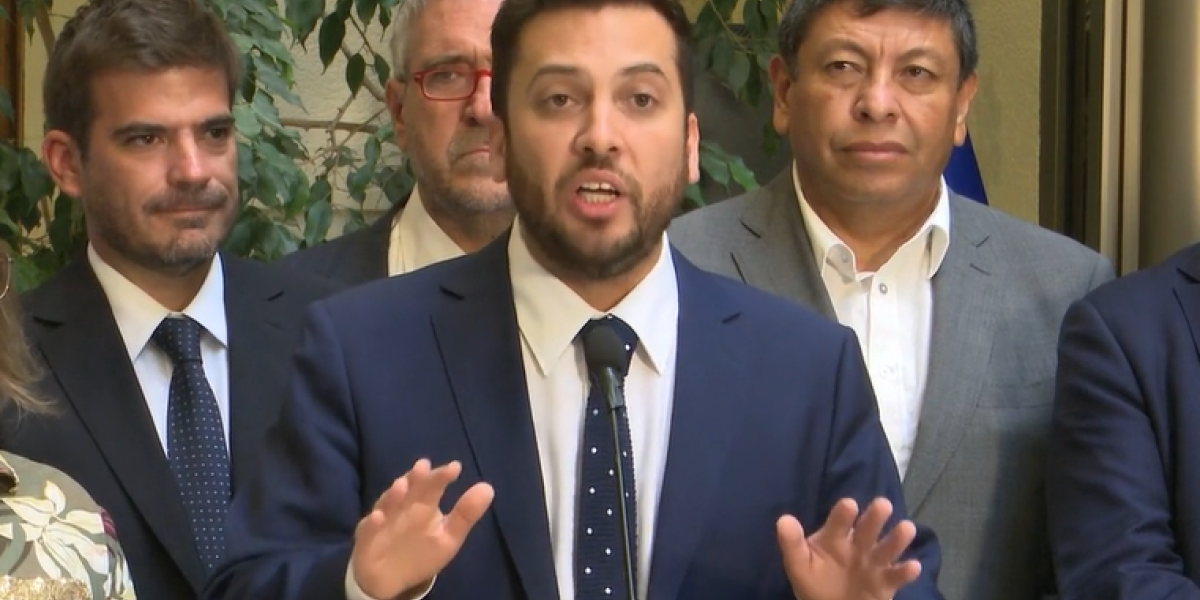 <p>Ahora en DF | Independientes-PPD califica de “incorrecta” la decisión de Kast de retirar el proyecto de negociación ramal</p>