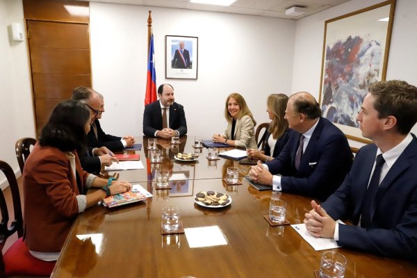 Mundo empresarial sale a respaldar al Gobierno tras retiro de proyecto de negociación colectiva multinivel