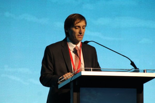 <p>El gerente general de la corredora de bolsa de LarrainVial, Andrés Urzúa, este martes hizo su estreno frente al mercado como nuevo timonel de la intermediaria.</p>