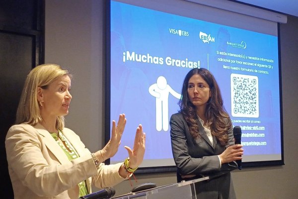 De izquierda a derecha, Mila de Olano y Katerina Barquet. Créditos GES7IÓN SIE7E.