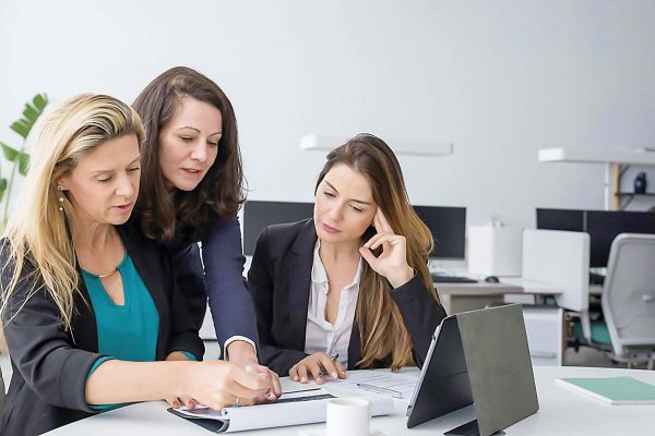 Head hunters advierten problemas para encontrar mujeres para altos cargos